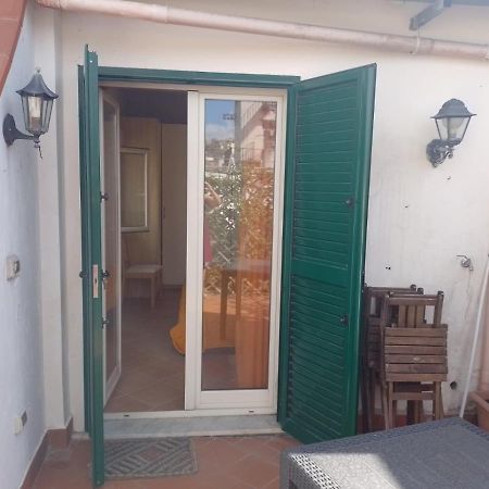 Uno Sguardo Sui Tetti Apartment Naples Exterior photo