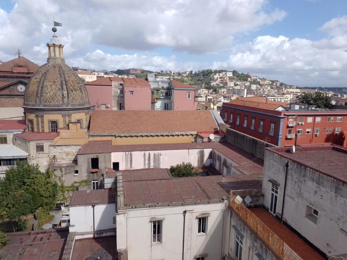 Uno Sguardo Sui Tetti Apartment Naples Exterior photo